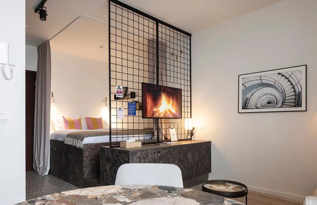 Yust Antwerp-1